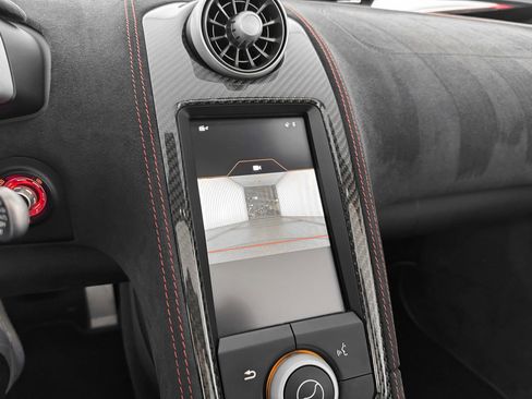 Used 2015 McLaren 650S Spider image 33