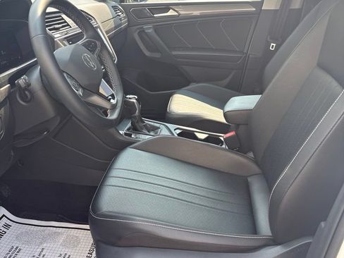 Used 2022 Volkswagen Tiguan SE AWD/4WD image 24