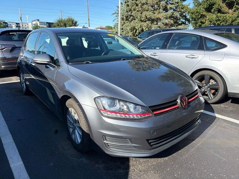 Used 2015 Volkswagen Golf S FWD image 4