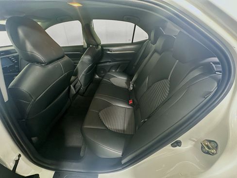 Used 2020 Toyota Camry SE FWD image 27