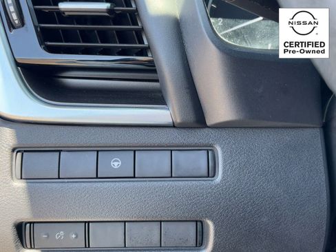 Certified 2022 Nissan Rogue SV AWD/4WD image 28