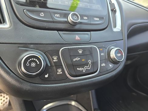 Used 2017 Chevrolet Malibu LT w/ Leather Package image 19