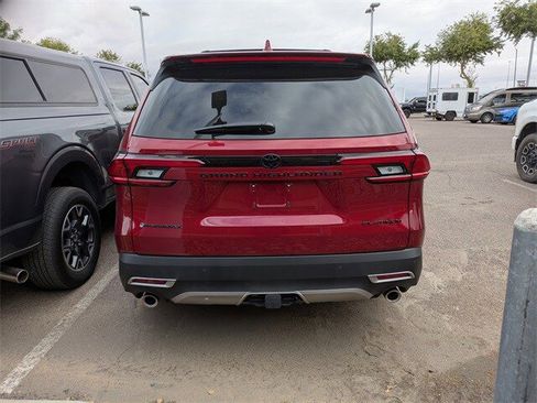 Used 2026 Toyota Grand Highlander AWD Hybrid image 3