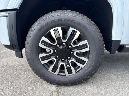 New 2026 GMC Sierra 2500 Denali Ultimate AWD/4WD image 10