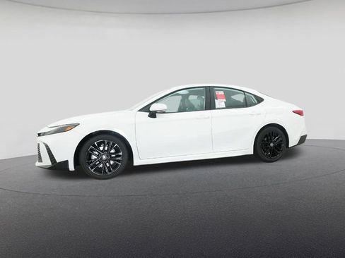 New 2026 Toyota Camry SE image 18