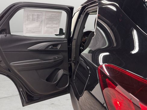 Used 2023 Chevrolet TrailBlazer LS image 32