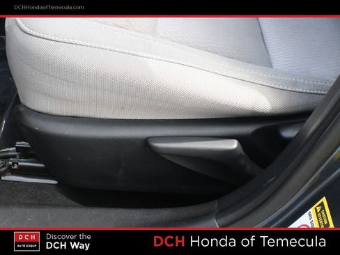 Used 2014 Toyota Corolla LE image 17