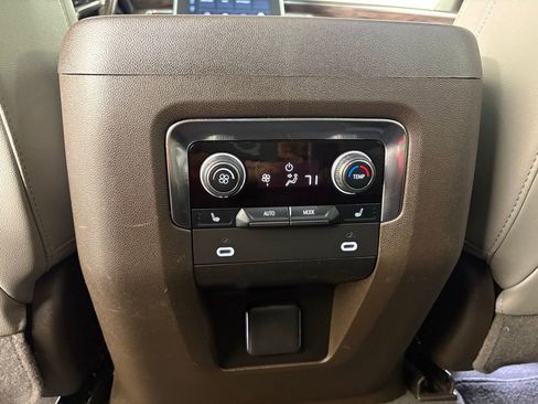 Used 2022 Chevrolet Suburban LT w/ LT Signature Package AWD/4WD image 50
