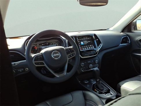 Used 2022 Jeep Cherokee Limited image 9