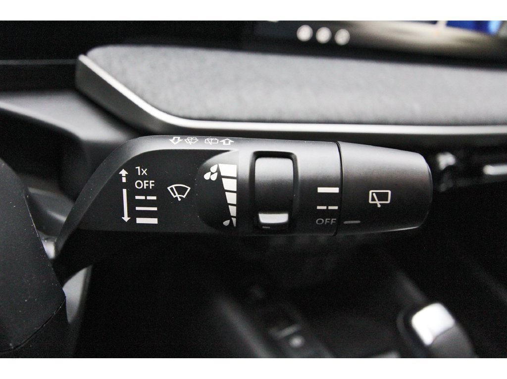 Certified 2026 Nissan Kicks SV FWD image 18