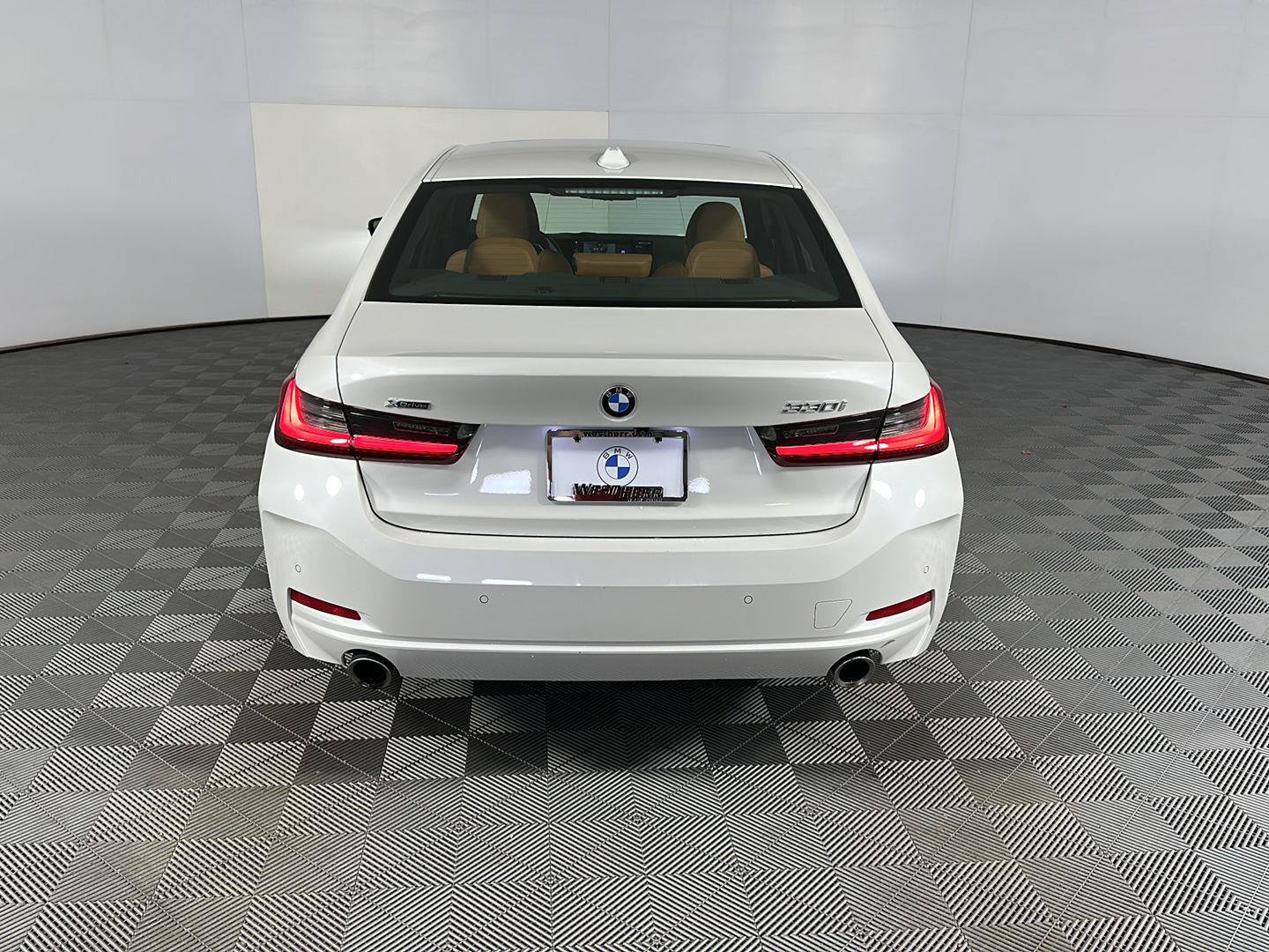 Used 2023 BMW 330i xDrive Sedan w/ Driving Assistance Package AWD/4WD image 34