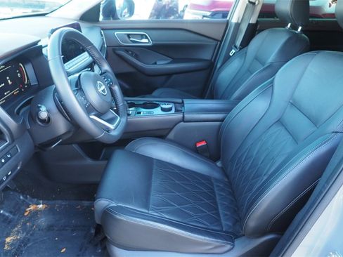 Used 2023 Nissan Rogue Platinum w/ Platinum Premium Package image 9