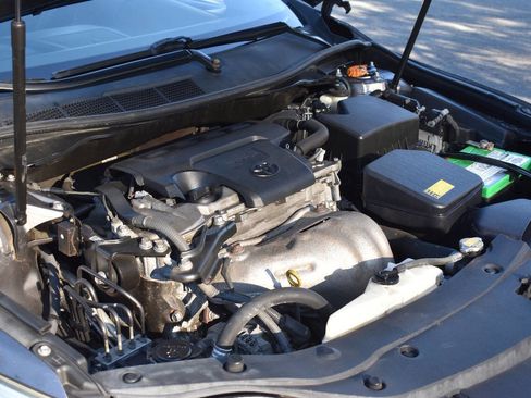 Used 2015 Toyota Camry LE image 35