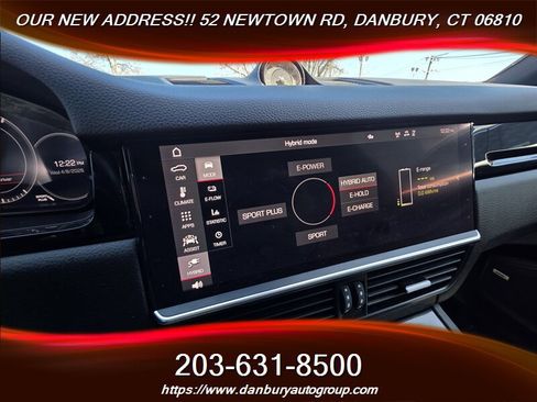 Used 2020 Porsche Cayenne E-Hybrid image 16