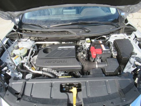 Used 2023 Nissan Rogue SV image 10