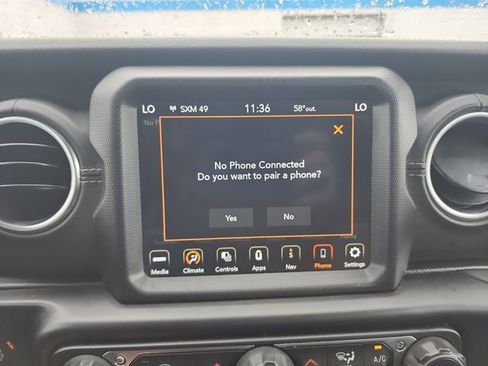 Used 2022 Jeep Gladiator Overland w/ Popular Equipment Package AWD/4WD image 24