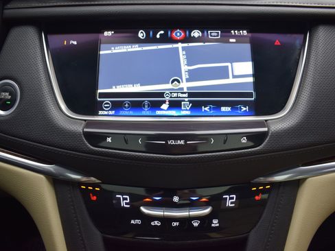 Used 2017 Cadillac XT5 Luxury w/ Driver Awareness Package image 18