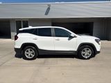 Used 2024 GMC Terrain SLE image 4