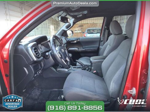 Used 2017 Toyota Tacoma TRD Off-Road image 12