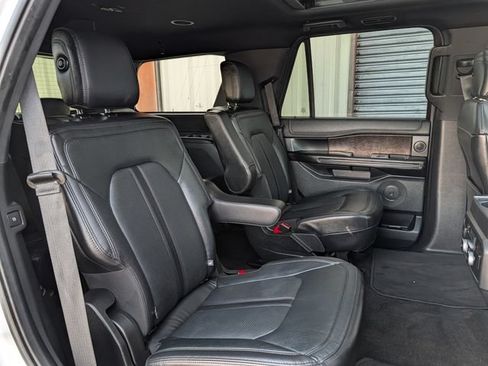Used 2019 Ford Expedition Limited w/ Equipment Group 302A RWD image 29