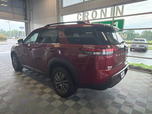Used 2025 Nissan Pathfinder SV AWD/4WD image 4
