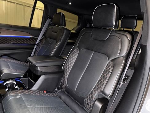 Used 2025 Jeep Grand Cherokee L Summit w/ Advanced Protech Group IV image 24