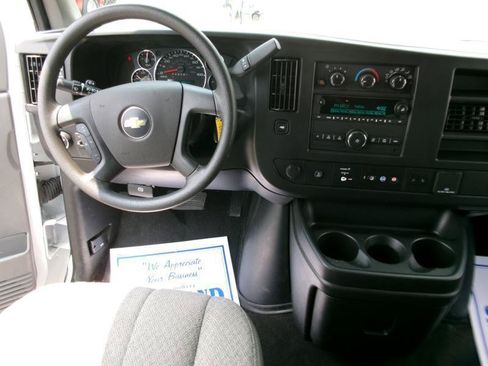 Used 2025 Chevrolet Express 3500 LT w/ LT Preferred Equipment Group RWD image 11