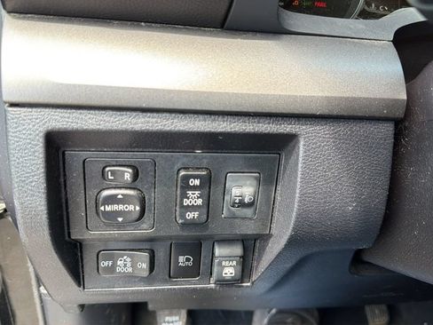 Used 2021 Toyota Tundra SR5 w/ SR5 Upgrade Package AWD/4WD image 22