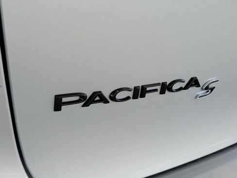 New 2026 Chrysler Pacifica Limited w/ S Appearance Package FWD image 6