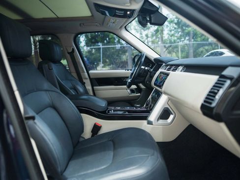 Used 2018 Land Rover Range Rover Supercharged AWD/4WD image 32