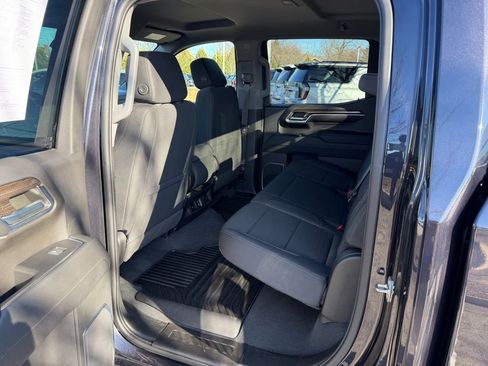 Used 2023 Chevrolet Silverado 1500 LT image 18