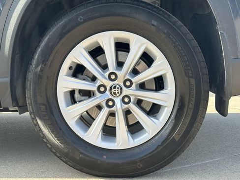 Certified 2024 Toyota Grand Highlander AWD image 9