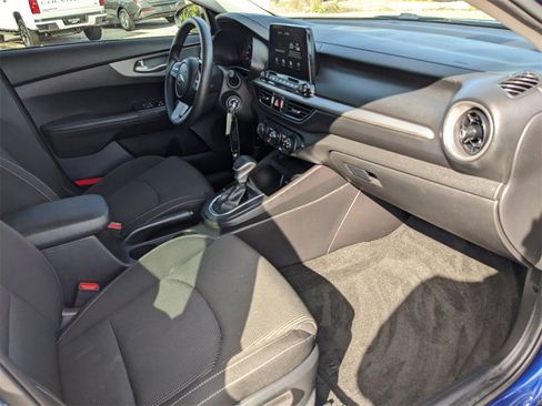 Certified 2021 Kia Forte LXS image 12