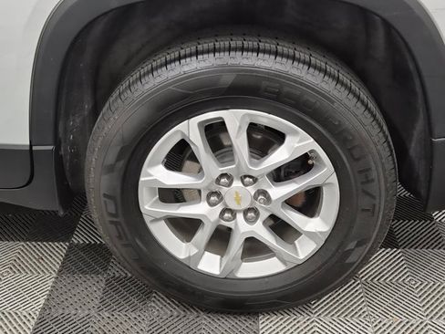 Used 2018 Chevrolet Traverse LT image 9