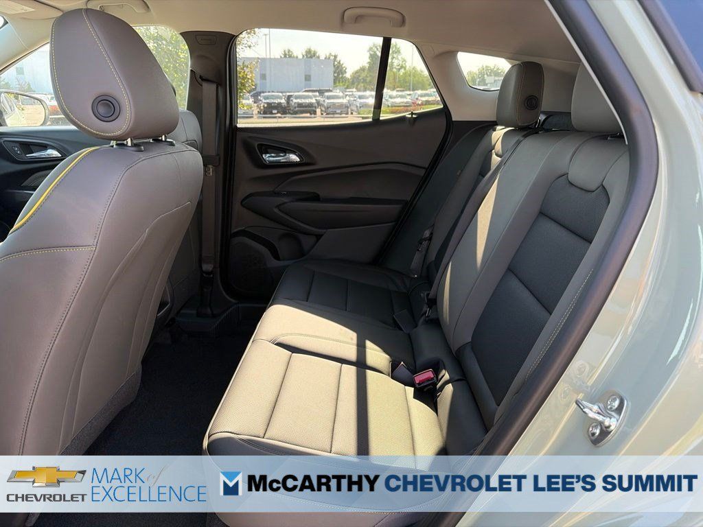 New 2026 Chevrolet Trax ACTIV w/ Driver Confidence Package FWD image 35
