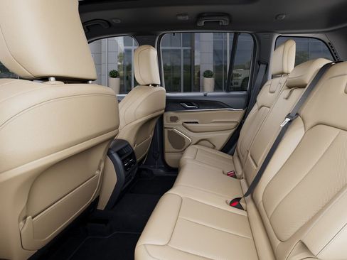 New 2026 Jeep Grand Cherokee Limited AWD/4WD image 23