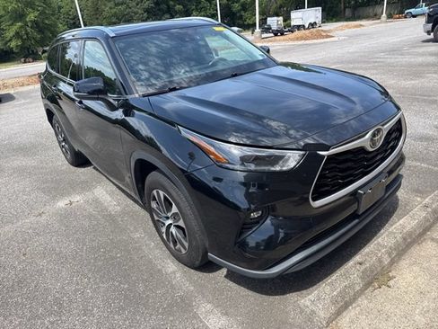 Used 2021 Toyota Highlander XLE FWD image 7