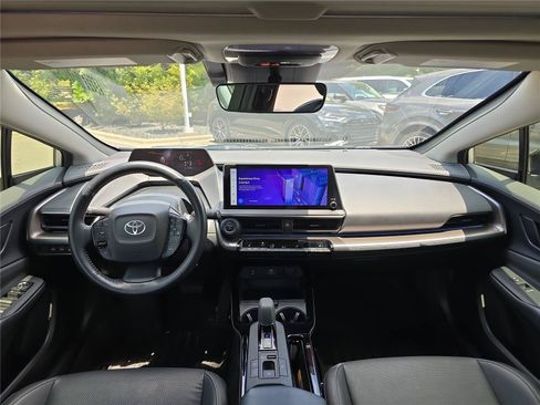 Used 2023 Toyota Prius XLE FWD image 17