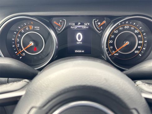 Used 2023 Jeep Gladiator Sport image 12