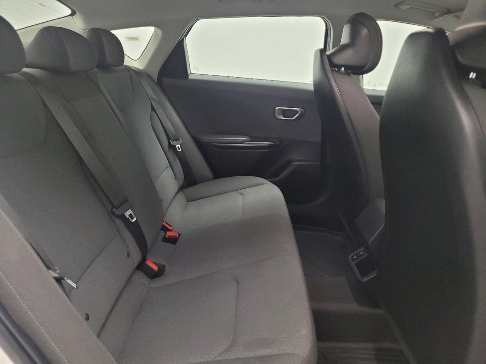 Used 2025 Kia K4 FWD image 19