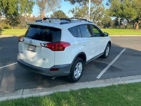 Used 2013 Toyota RAV4 LE FWD image 5