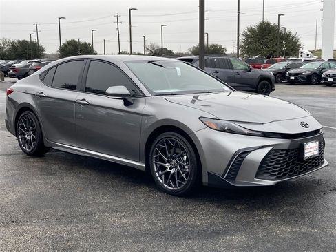 New 2026 Toyota Camry SE image 3