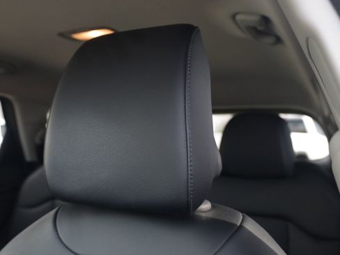 Used 2023 Kia Sportage EX FWD image 19