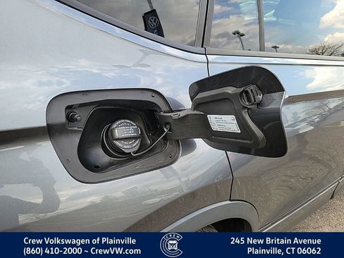 Used 2023 Volkswagen Tiguan SE R-Line FWD image 32