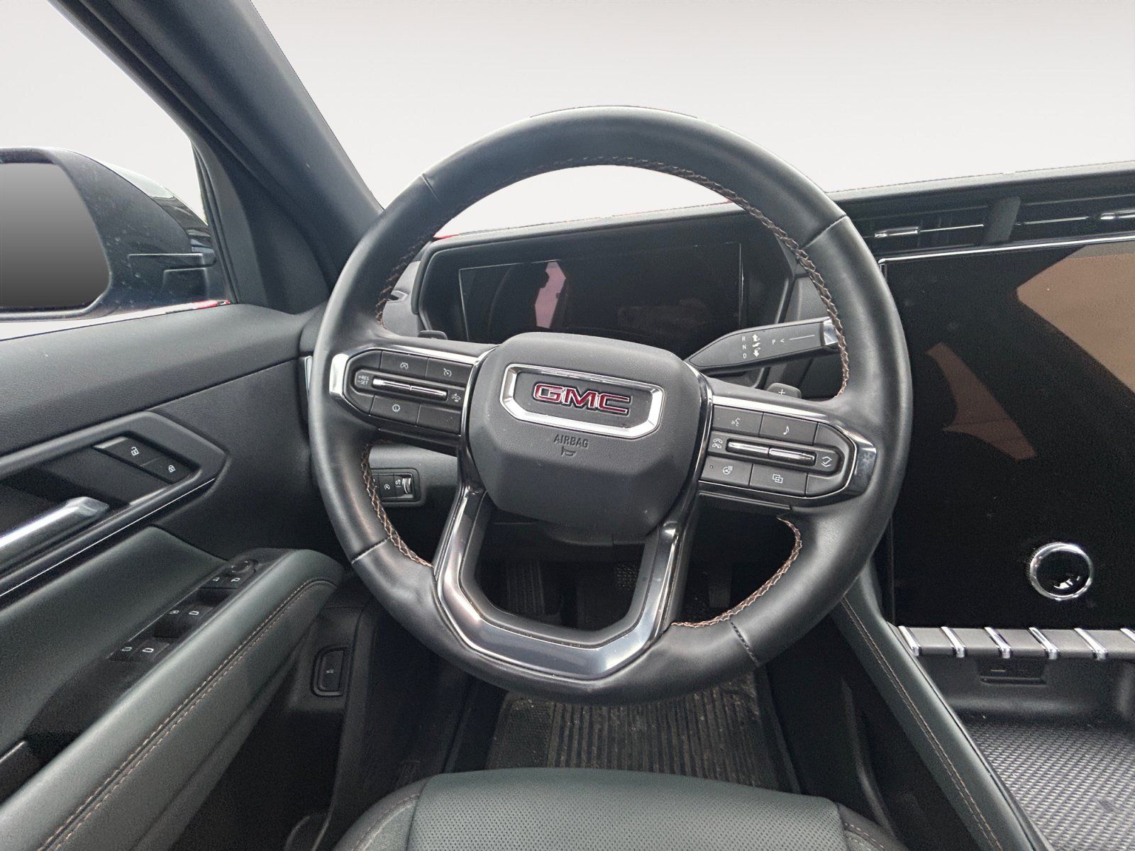 Used 2026 GMC Terrain AT4 w/ LPO, Floor Liner Package AWD/4WD image 12
