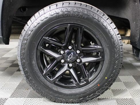 Used 2022 Chevrolet Silverado 1500 LT Trail Boss w/ Convenience Package II image 14