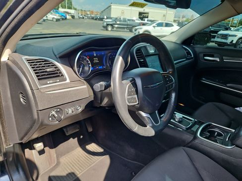 Used 2019 Chrysler 300 Touring w/ Sport Appearance Package AWD/4WD image 18