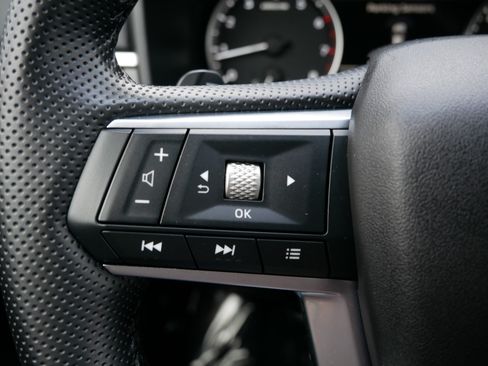 Used 2025 Mitsubishi Outlander SE image 31