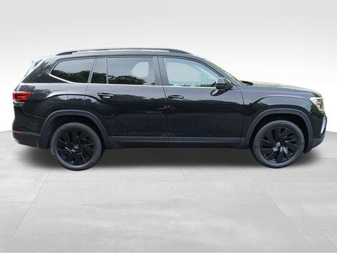 New 2025 Volkswagen Atlas SE image 6