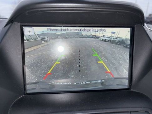 Used 2019 Ford Escape SE image 29